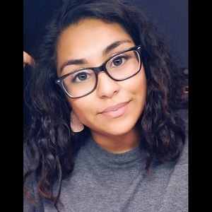 Meet your Posher, Angelica